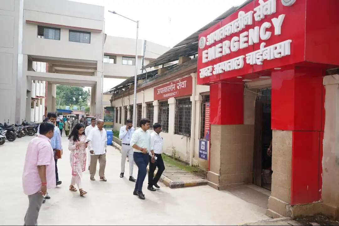 उपायुक्त ने सदर अस्पताल के इमरजेंसी वार्ड का किया औचक निरीक्षण, मरीजों से लिया फीडबैक