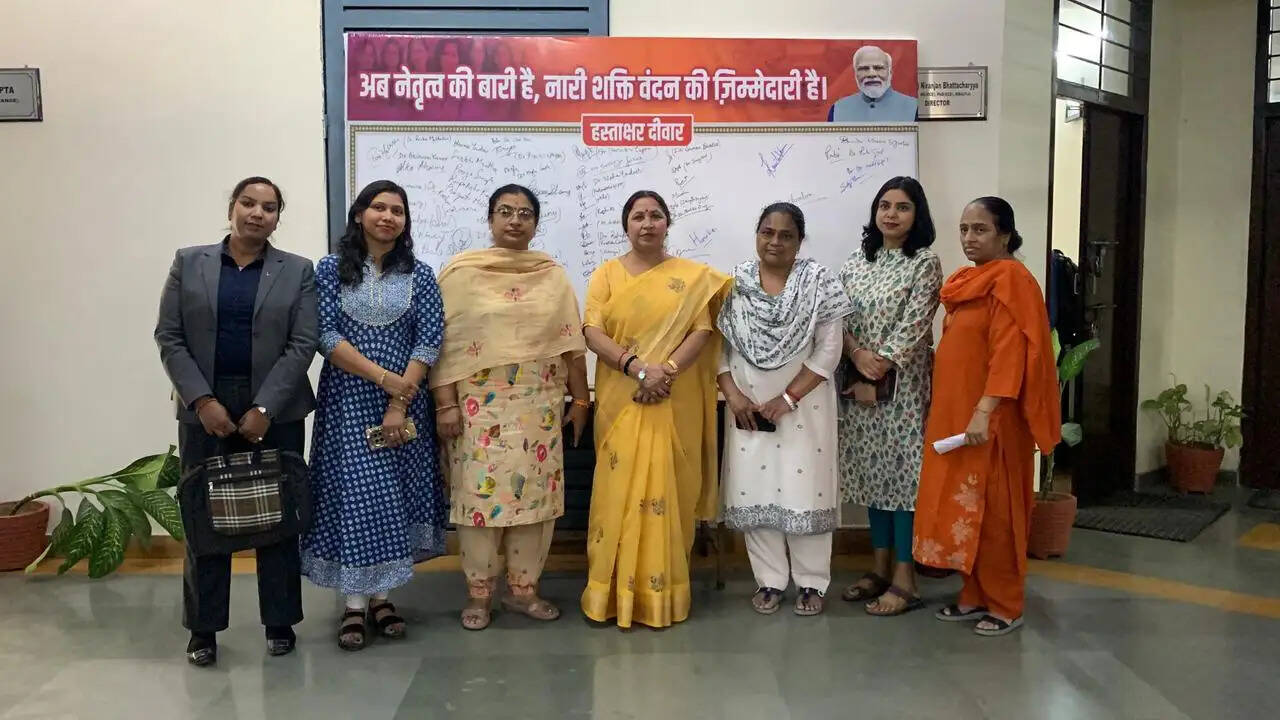 नारी शक्ति वंदन अधिनियम के समर्थन में हस्ताक्षर अभियान, महिलाओं में उत्साहः स्थायी समिति अध्यक्ष