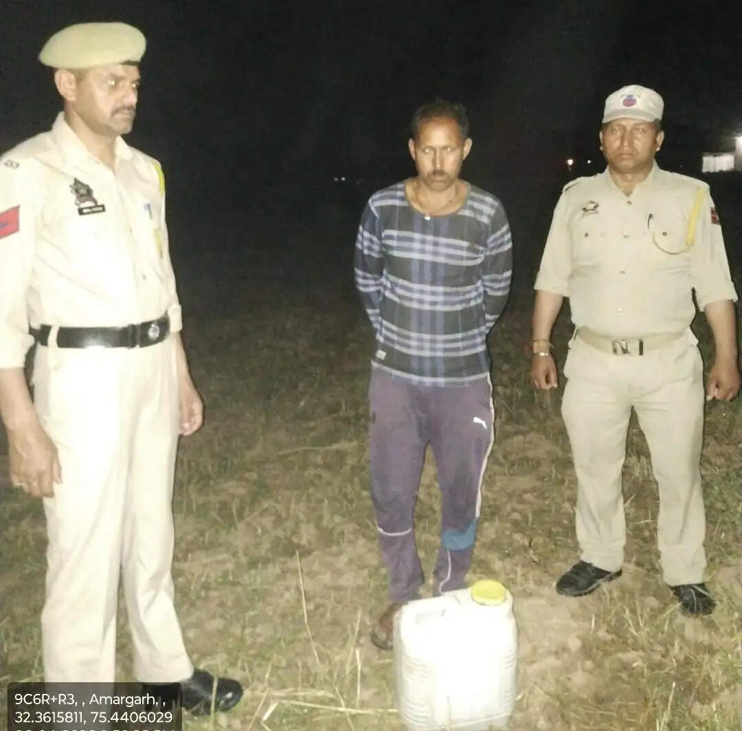 कठुआ में अवैध शराब पर कार्रवाई, देसी शराब सहित एक गिरफ्तार