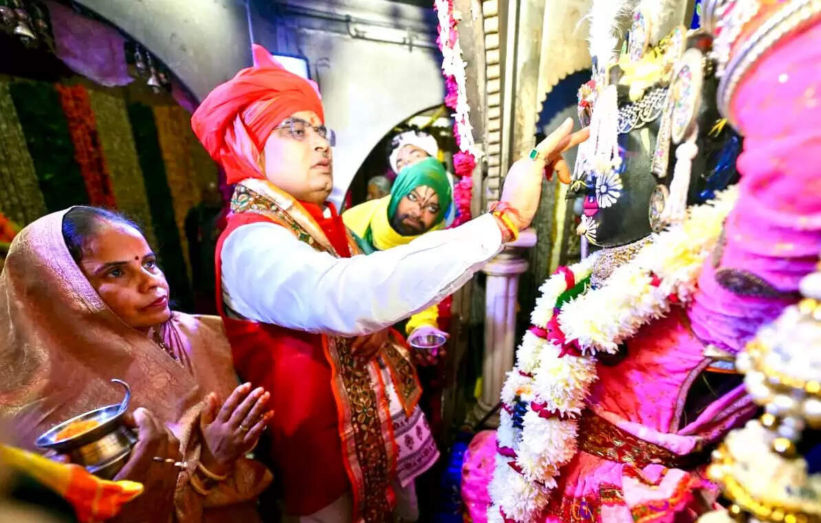 मुख्यमंत्री भजनलाल शर्मा ने पूंछरी का लौठा स्थित श्रीनाथजी मंदिर में किए दर्शन