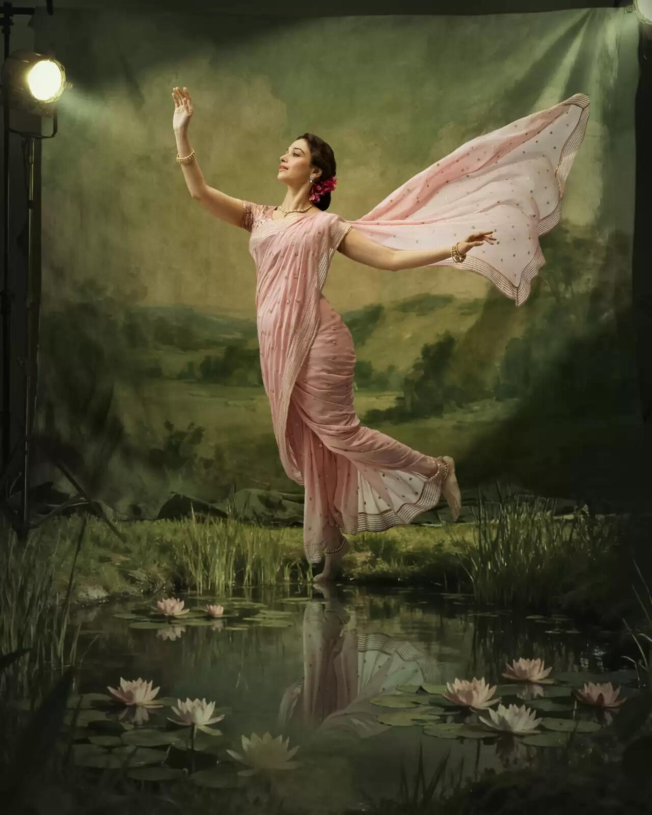 'वी शांताराम' में तमन्ना भाटिया की पहली झलक ने बढ़ाई उत्सुकता