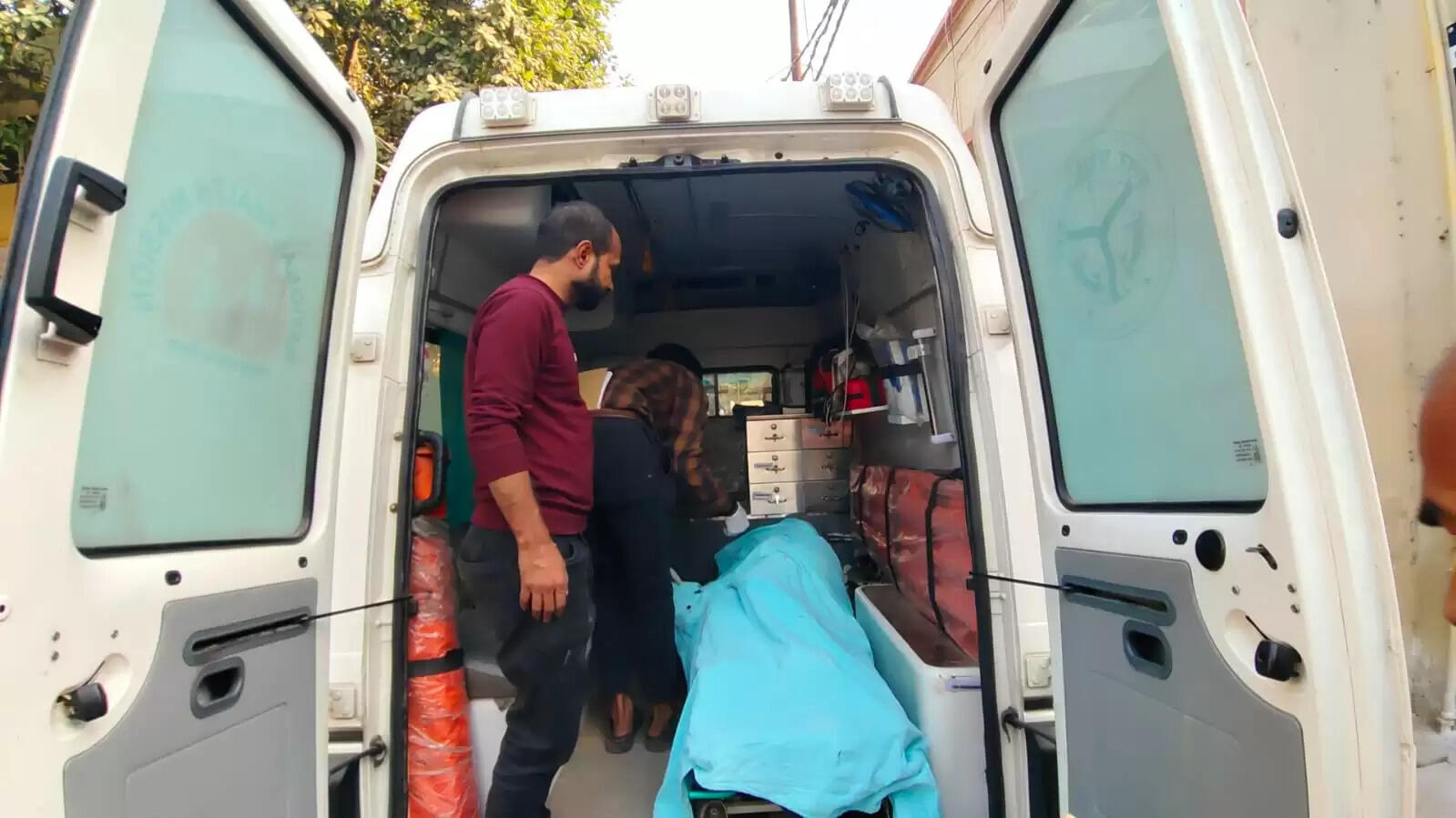 प्रेमी को जमानत मिलने से क्षुब्ध महिला ने खुद को लगाई आग, हालत गम्भीर