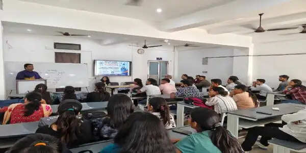 एमजीसीयू में करियर काउंसलिंग पर विशेष सत्र का आयोजन