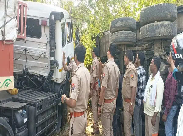 लखनऊ सड़क हादसे में दो लोगों की मौत