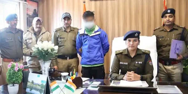 जंगल में अवैध रूप से चरस की खेती करने वाले को पुलिस ने दबोचा