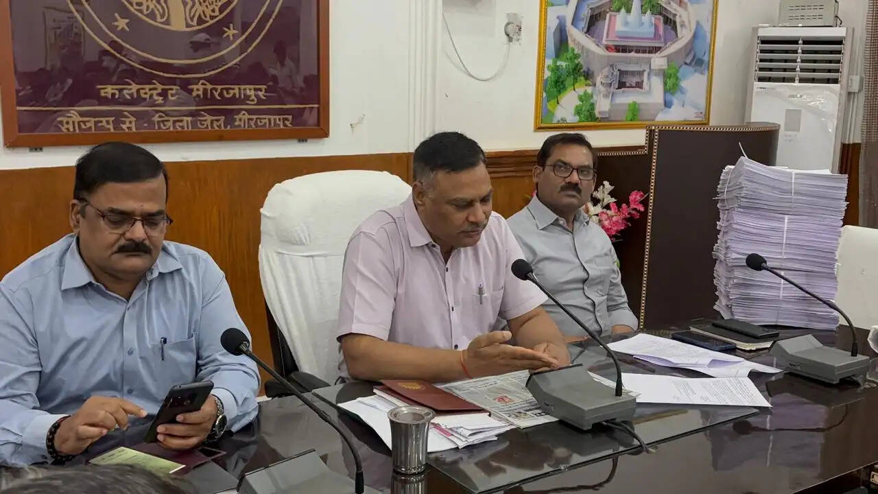 मीरजापुर में मतदाता सूची में 1.15 लाख नए वोटर जुड़े