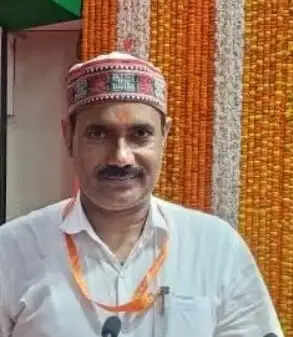 पूर्वांचल विश्वविद्यालय के एनएसएस के दो पूर्व समन्वयक को मिला प्रशस्ति पत्र