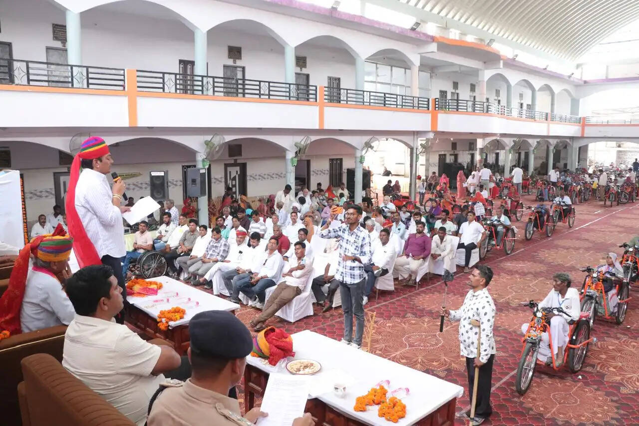 जैतारण में 90 दिव्यांगजनों को मिली मोटराइज्ड ट्राईसाइकिल