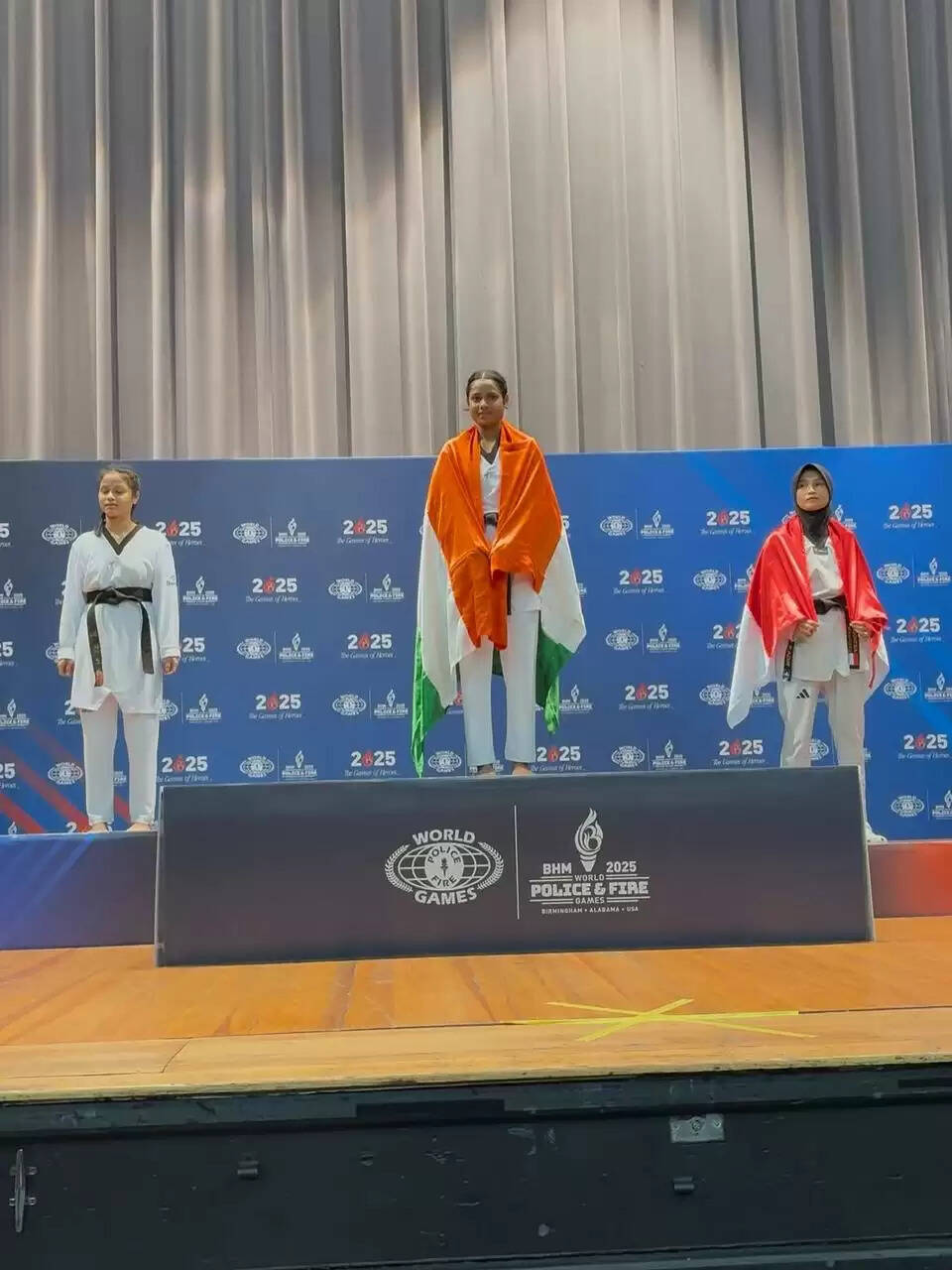 वर्ल्ड पुलिस फायर गेम में सीमा कनौजिया ने जीता स्वर्ण पदक