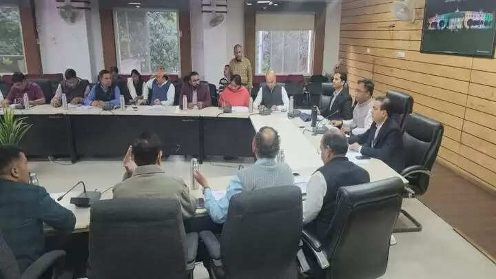 भारत निर्वाचन आयोग के रोल पर्यवेक्षक ने की इंदौर में चल रहे एसआईआर के कार्यों की सराहना