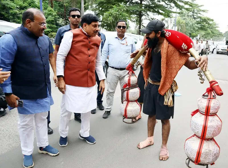 मप्रः मुख्यमंत्री डॉ. यादव ने इंदौर में अटल जी की 25 फीट ऊंची प्रतिमा स्थापना के लिए किया भूमिपूजन