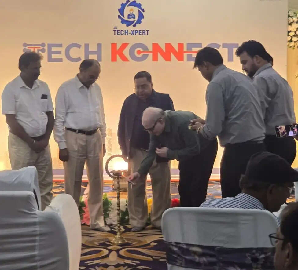 डेडिकेटेड फ्रेट कॉरिडोर बना देश की आर्थिक प्रगति का सशक्त आधार : मन्नू प्रकाश दूबे