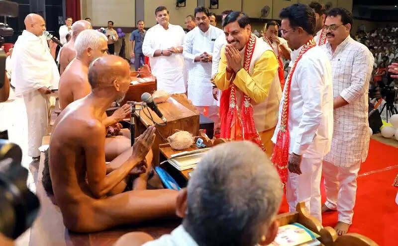 संत, महात्मा ज्ञान और सन्मार्ग के हैं प्रेरणा पुंज : मुख्यमंत्री डॉ. यादव