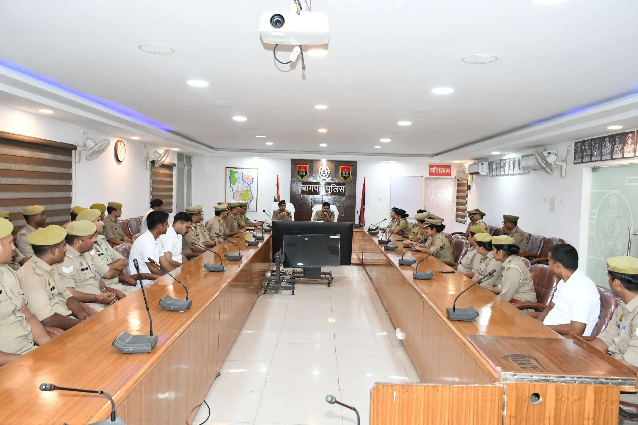 बागपत पुलिस ने श्रावण मेला सुरक्षा बढ़ाई, पुलिस अधीक्षक ने फैंटम बाइक टीम को हरी झंडी