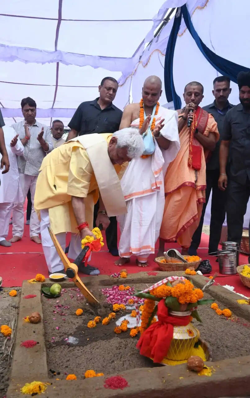 ।उपराज्यपाल ने कटरा में अक्षय पात्र के केंद्रीकृत मध्याह्न भोजन रसोईघर की आधारशिला रखी