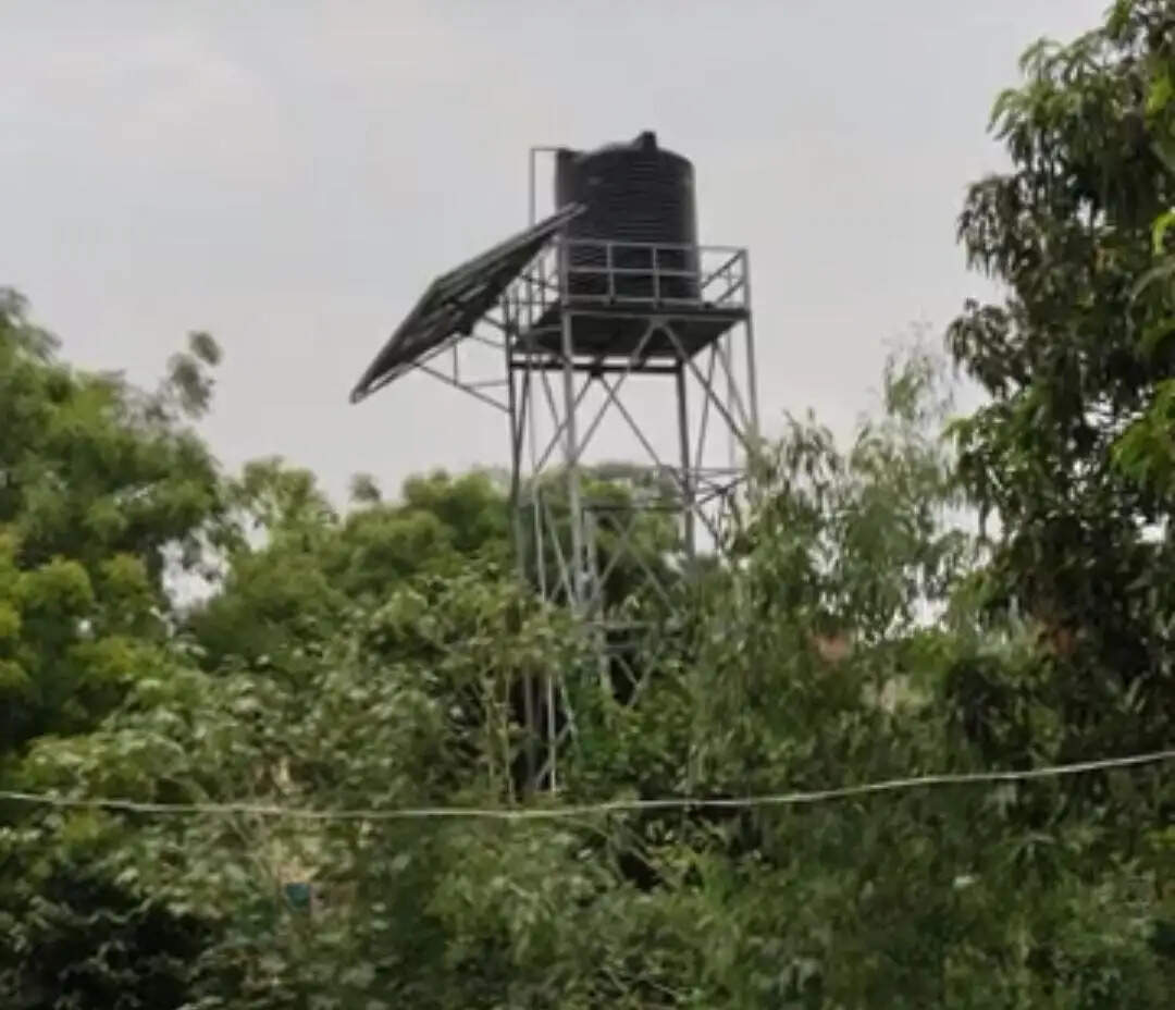 लाखों की लागत से बना आरओ प्लांट बना शोपीस, वर्षों से बंद पड़ा