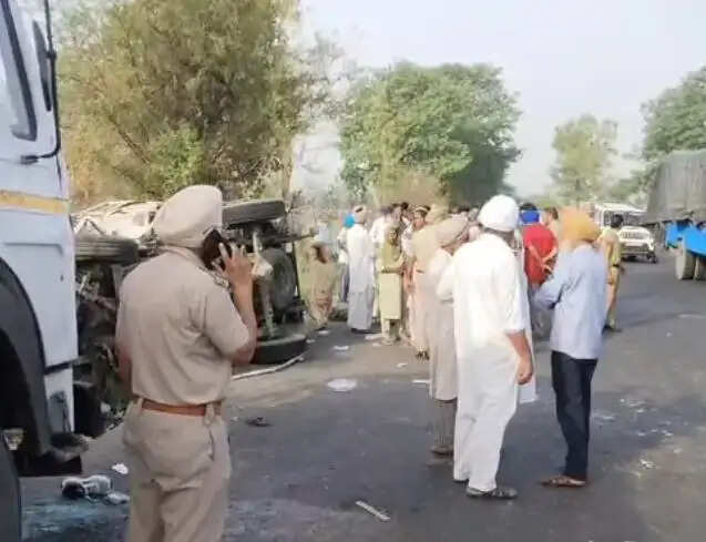 पंजाब:फिरोजपुर में सडक़ हादसा, 8 की मौत 12 घायल