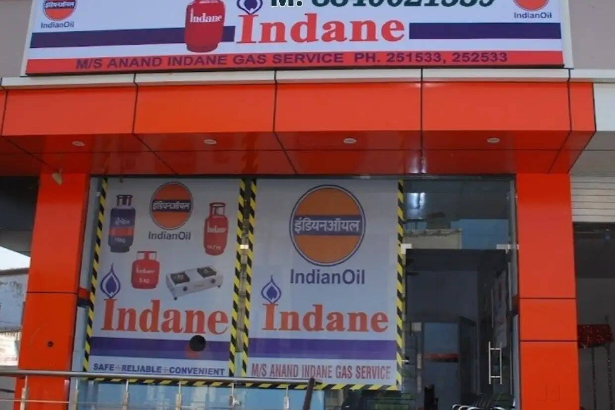 जिले के तीन गैस एजेंसियों पर की गई छापेमारी