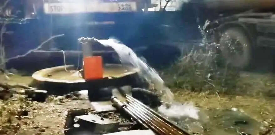 ग्राम बनाहिल में हाइड्रोफ्रेक्चर तकनीक से दूर हुआ पेयजल संकट