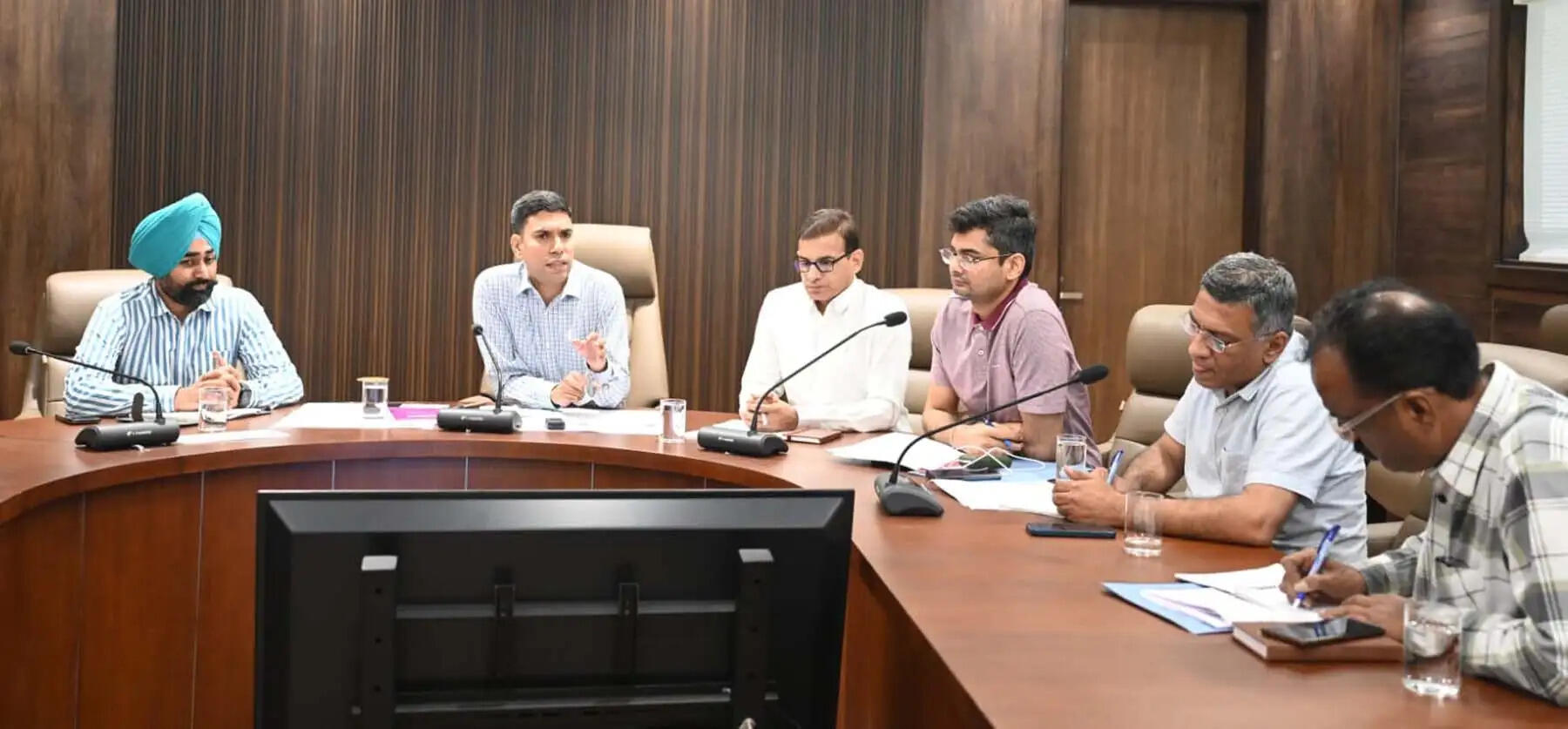 गुरुग्राम: मॉनसून से पूर्व ड्रेनेज व सीवरेज की सफाई पूरी कर लें अधिकारी: प्रदीप दहिया