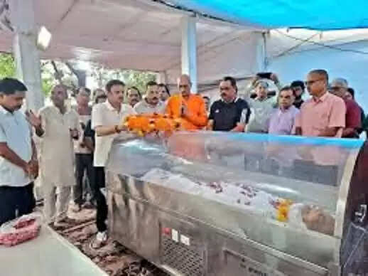 मुख्यमंत्री&nbsp;डाॅ.&nbsp;यादव&nbsp;के&nbsp;ससुर&nbsp;पंचतत्व&nbsp;में&nbsp;हुए&nbsp;विलीन,&nbsp;रीवा में सीएम के दोनों बेटे-बहन श्रद्धांजलि देने पहुंचे