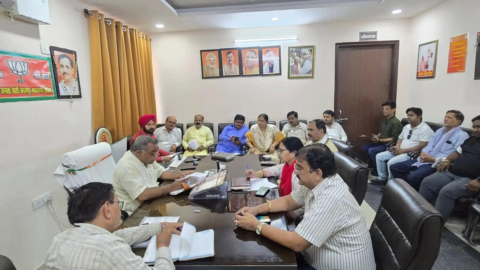 कार्यकर्ता “12 साल विश्वास के, विकास के, जनकल्याण के” अभियान को बूथ स्तर तक पहुंचाएं : शिवराम सिंह