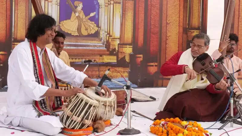 तानसेन संगीत समारोहः गान मनीषी तानसेन के आँगन में बहे मीठे-मीठे सुर