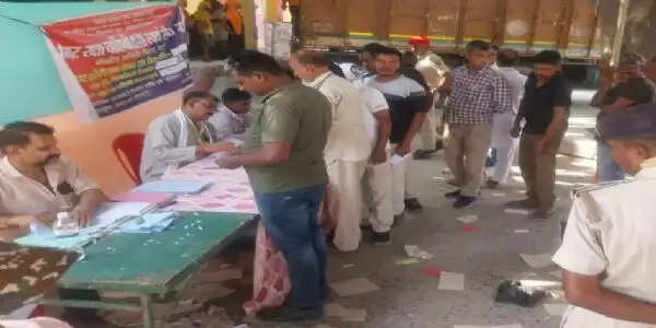 बिहार रक्षा वाहिनी स्वयंसेवक संघ के जिलाध्यक्ष पद पर बबलू झा निर्विरोध निर्वाचित