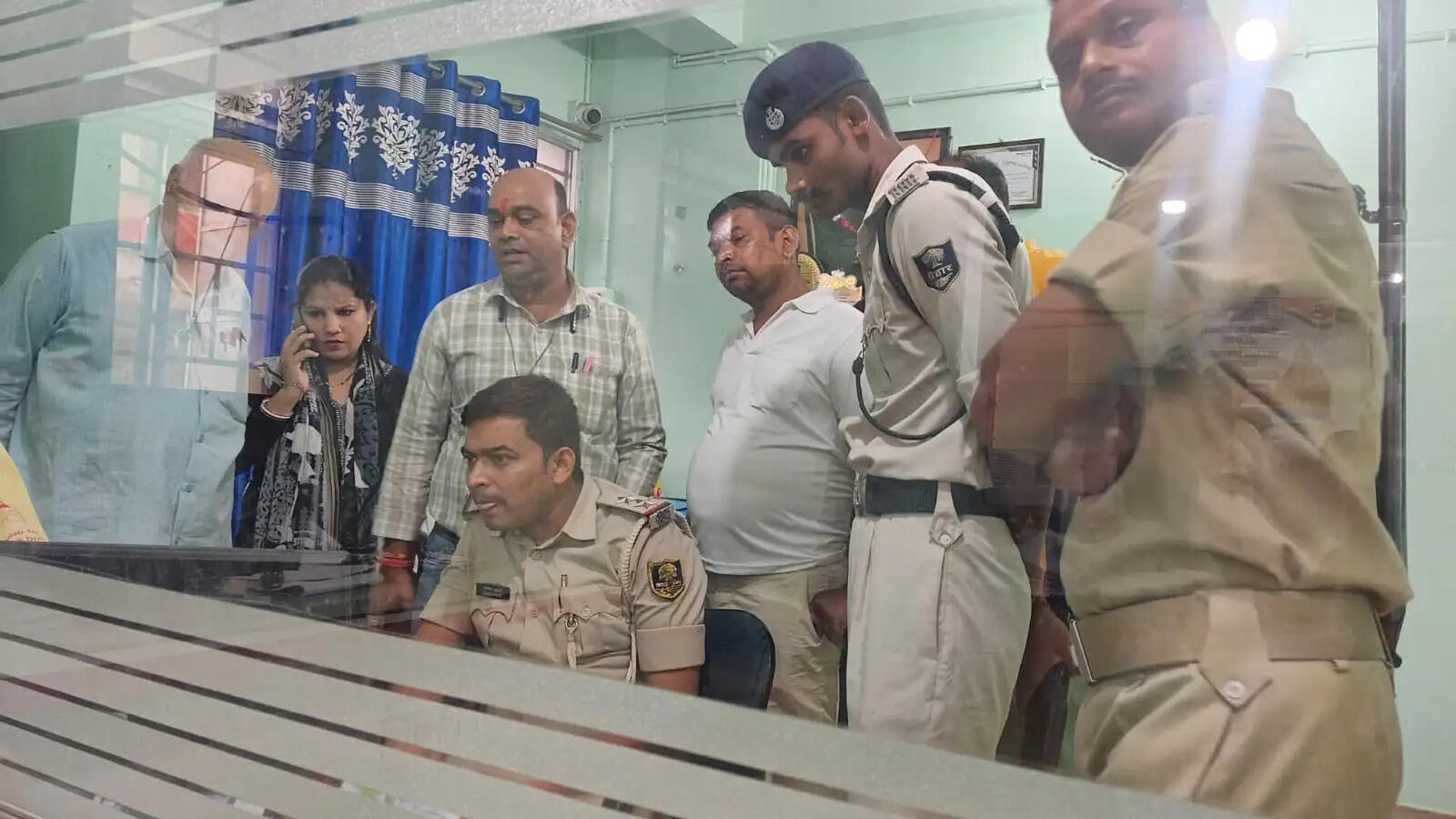 रिटायर्ड रेलकर्मी से दिनदहाड़े 50 हजार की छिनतई, हथियार के बल पर अपराधियों ने दिया वारदात को अंजाम