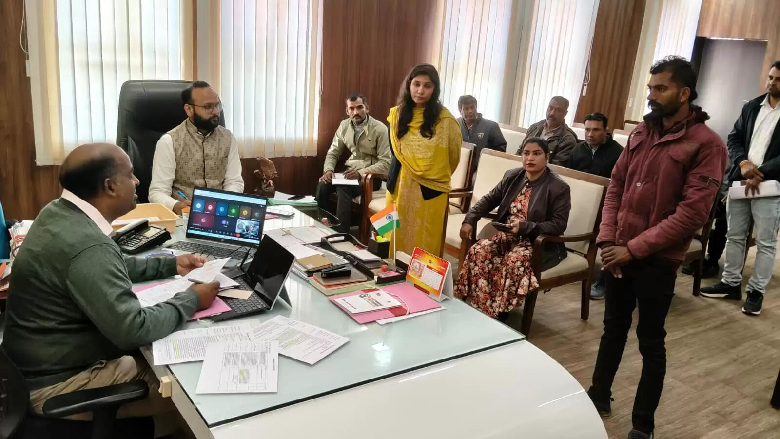 राजगढ़ःलापरवाही बरतने पर पटवारी का निलंबन और दो तहसीलदारों को कारण बताओ नोटिस