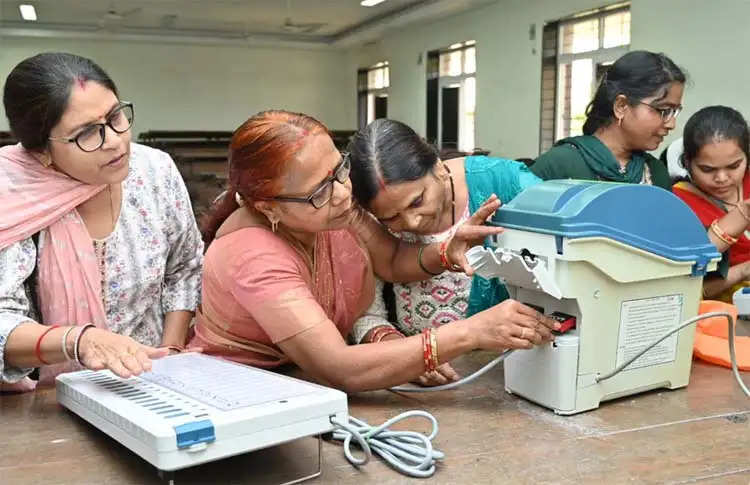 छग विस चुनाव : उत्तर और पश्चिम विधानसभा में निर्वाचन होगा महिला अधिकारियों के जिम्मे