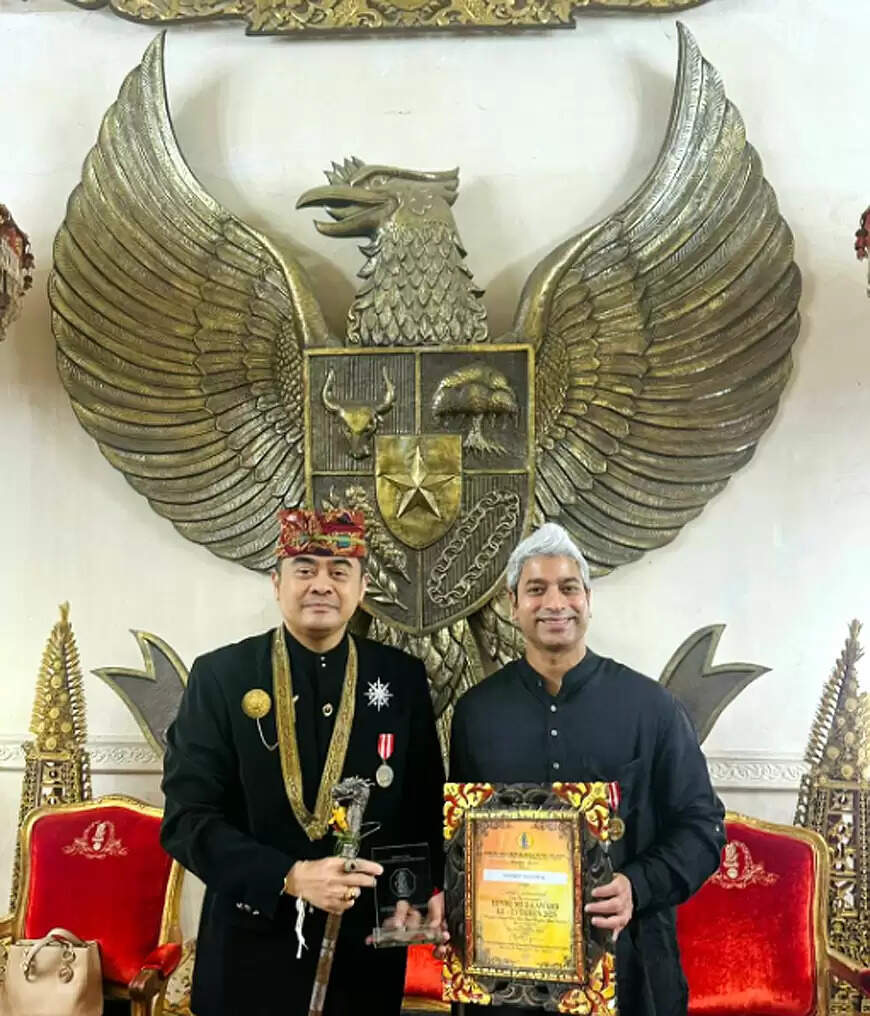 हिंदू संस्कृति और योग के प्रचार प्रसार के&nbsp;लिए&nbsp;बाली&nbsp;में&nbsp;नवीन&nbsp;काे&nbsp;मिला&nbsp;हिंदी युवा सम्मान