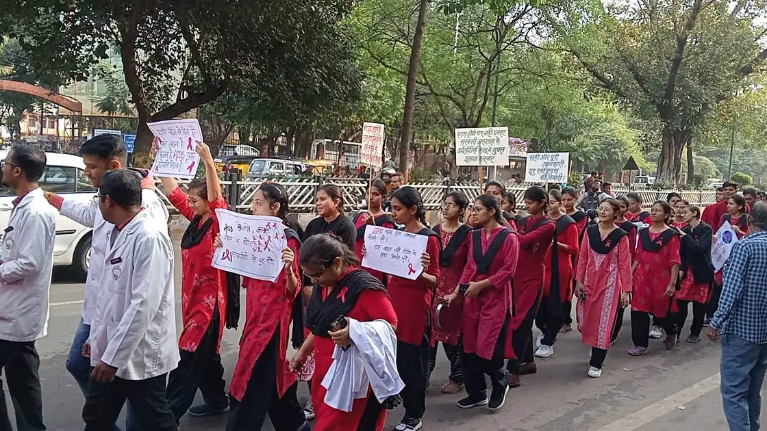 इंदौरः विश्व एड्स दिवस पर निकाली गई विशाल जन जागरूकता रैली