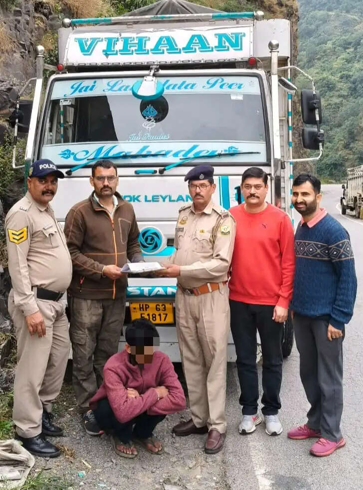 ट्रक से 5.55 ग्राम चिट्टा और 37,500 रुपये नकद बरामद, चालक गिरफ्तार