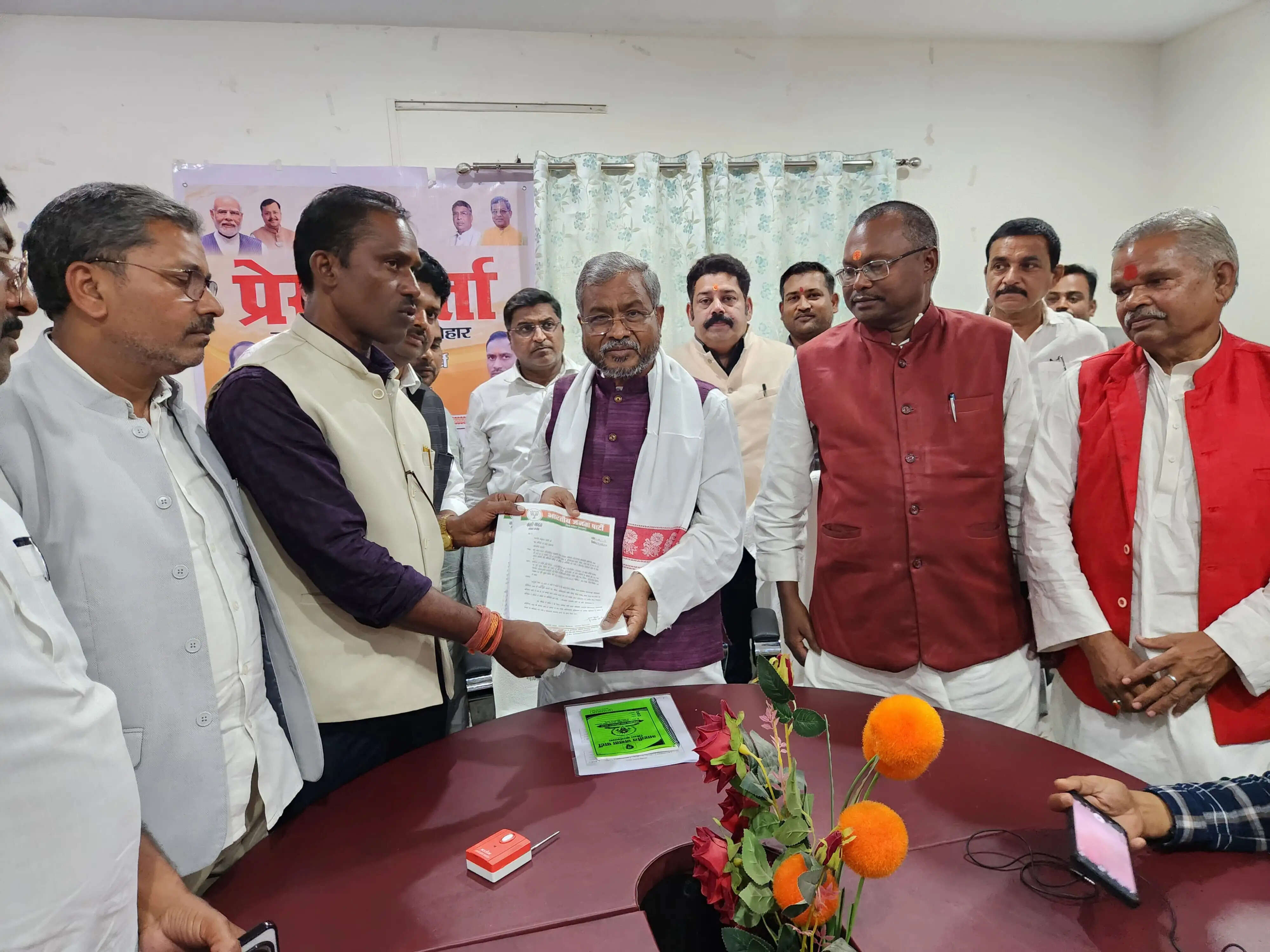 कांग्रेस देश में अराजकता और अस्थिरता का माहौल बनाने का प्रयास कर रही है: बाबूलाल मरांडी