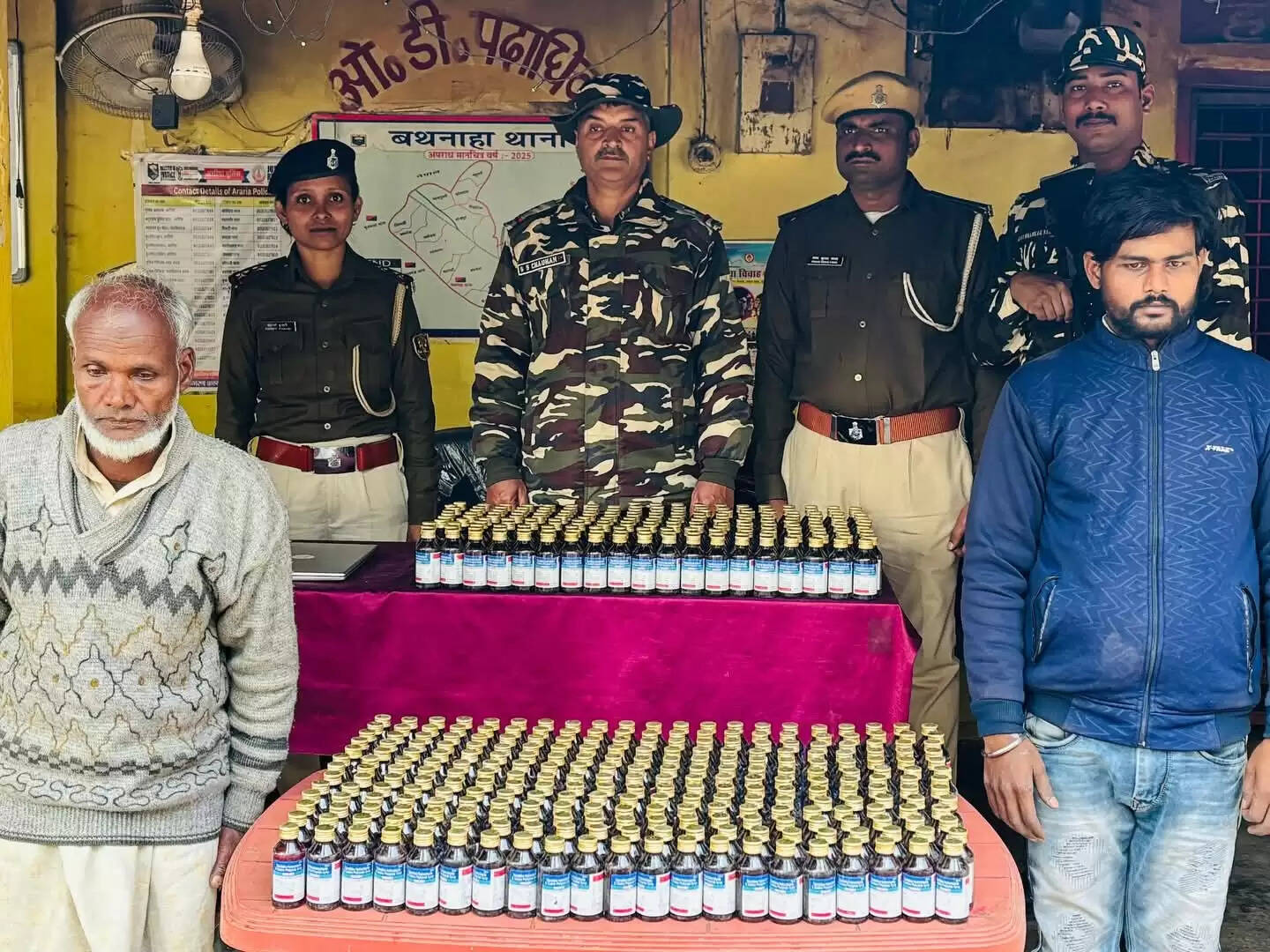 प्रतिबंधित 132 बोतल कोडीन युक्त कफ सिरप के साथ तस्कर गिरफ्तार