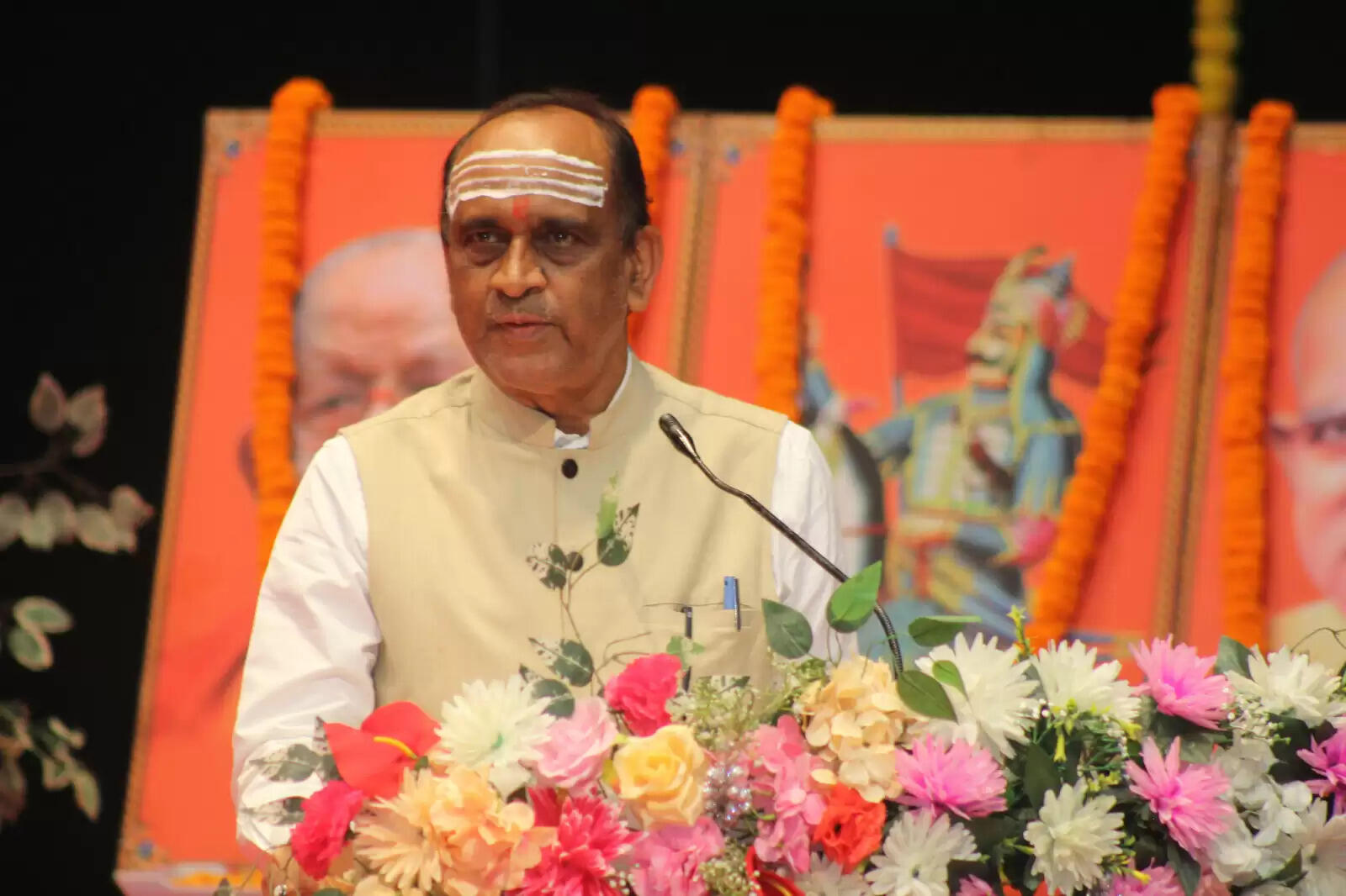 सीएम योगी के विजन से रोल मॉडल बना एमजीयूजी : डॉ. जीएन सिंह