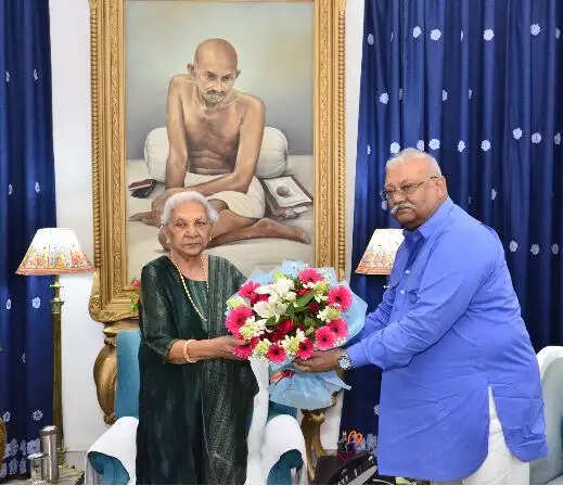 राज्यपाल से कुंवर मानवेन्द्र सिंह ने की शिष्टाचार भेंट
