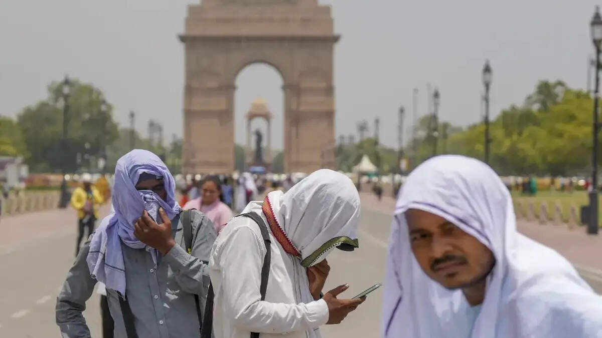 देश के अधिकांश क्षेत्रों में अगले 4-5 दिनों तक गर्मी से राहत के आसार नहीं
