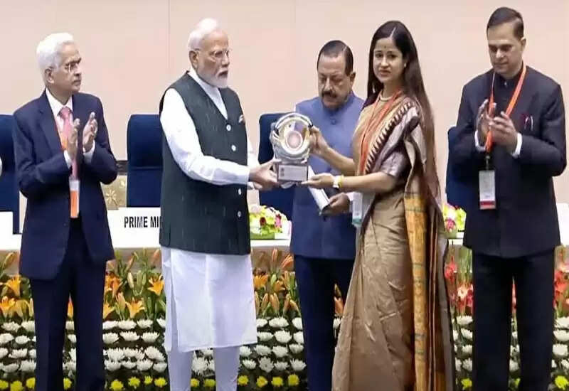 झाबुआ कलेक्टर नेहा मीणा लोक प्रशासन में उत्कृष्टता के लिए प्रधानमंत्री पुरस्कार 2024 से सम्मानित