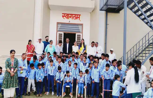 नारनौलः दृष्टि का न होना जीवन की राह में बाधा नहीं : नरेंद्र सूरा