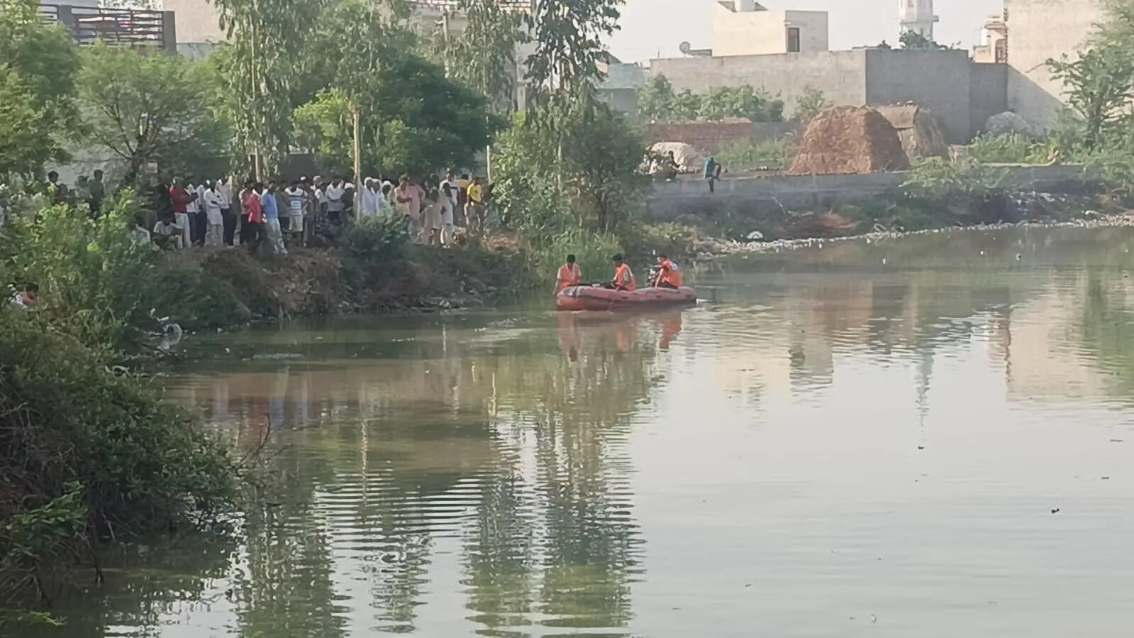 जींद :तालाब में डूबा अढाई साल का बच्चा,दिन भर चली तालाश
