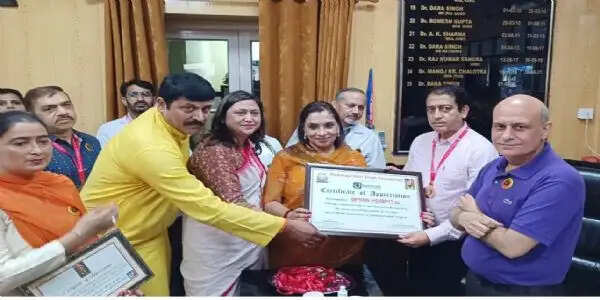महाराजा गुलाब सिंह की 231वीं जयंती, एसएमजीएस अस्पताल में रक्तदान शिविर आयोजित