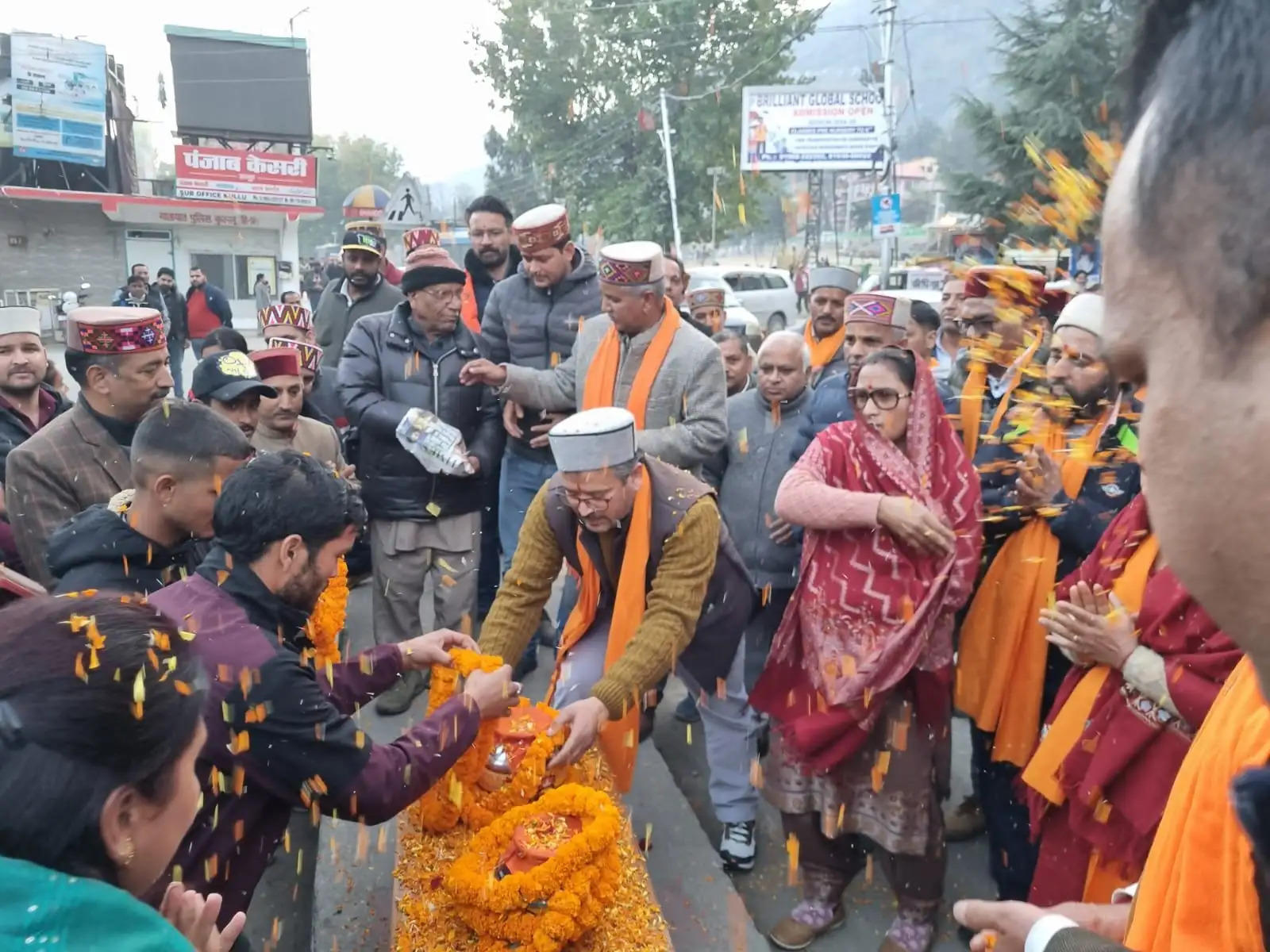 अक्षत कलश यात्रा का कुल्लू पहुंचने पर भव्य स्वागत