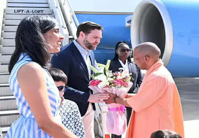 (अपडेट) अमेरिकी उप राष्ट्रपति जेडी वेंस का ताज नगरी आगरा में जोरदार स्वागत