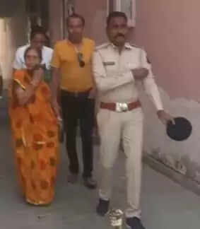 प्रधानमंत्री मोदी की पत्नी जशोदाबेन पहुंची अलवर, धार्मिक स्थलों का करेंगी भ्रमण