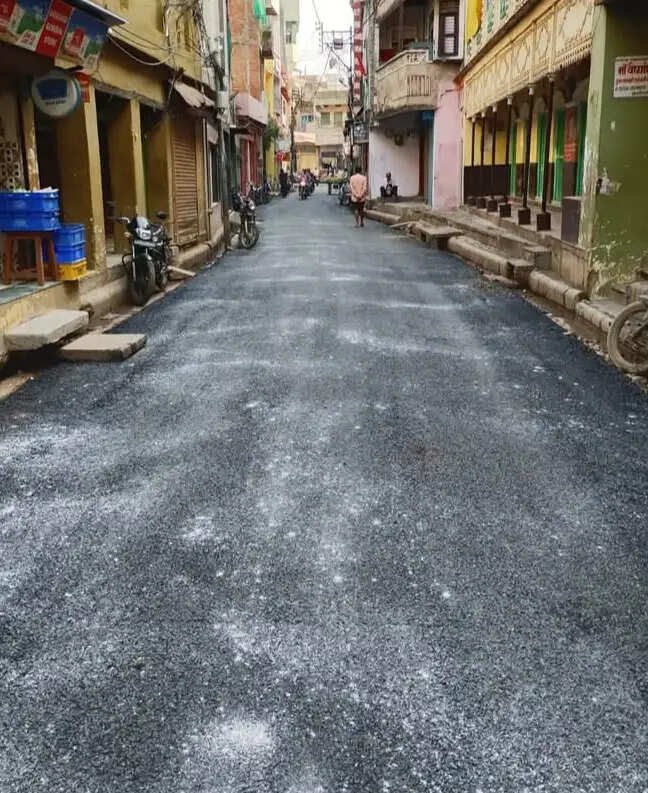 वाराणसी: आठ वर्षों से ध्वस्त पड़े औरंगाबाद मार्ग के बनने से स्थानीय लोगों में प्रसन्नता