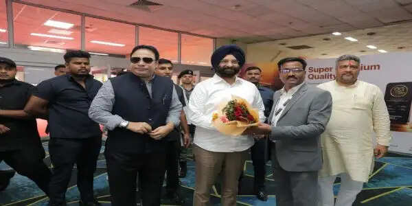 युवा पीढ़ी अपनी कहानी अपने कैमरे से दुनिया तक पहुंचा रही है : सिरसा