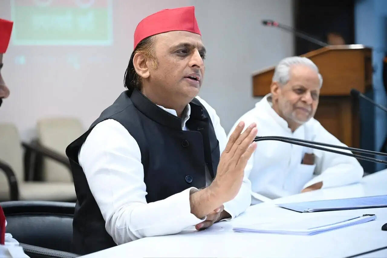 समाज में दूरी बनाना ही भाजपा का एजेंडा : अखिलेश यादव