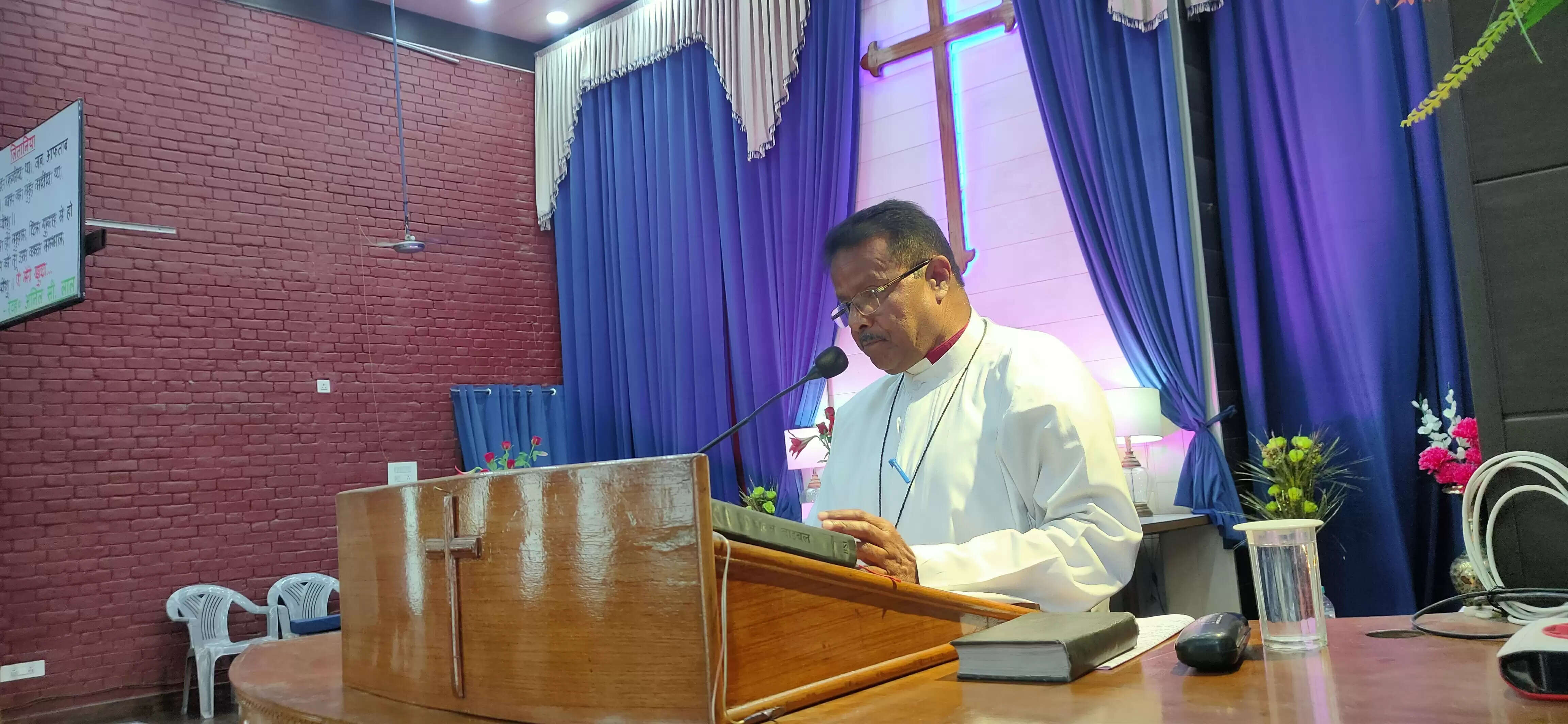 मुरादाबाद के गिरिजाघराें में यीशु का गुणगान कर मनाया गुड फ्राइडे